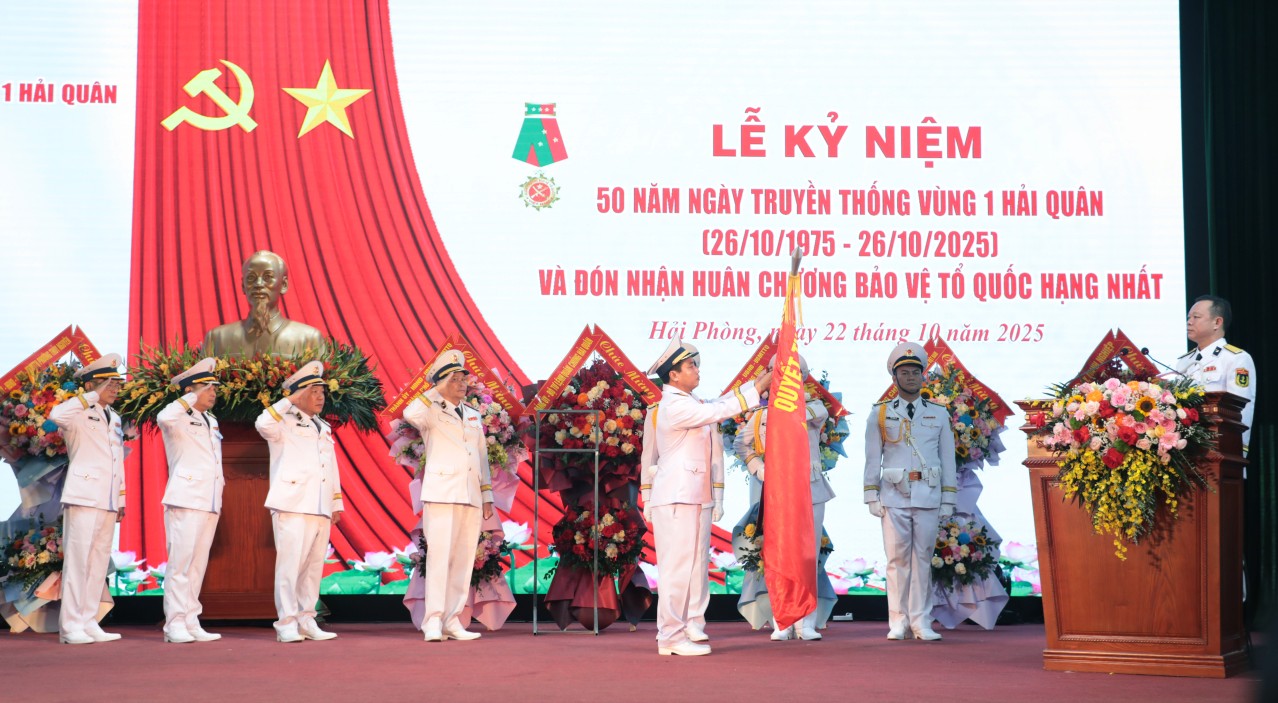 Vùng 1 Hải quân kỷ niệm 50 năm Ngày thành lập và đón nhận Huân chương Bảo vệ Tổ quốc hạng Nhất
