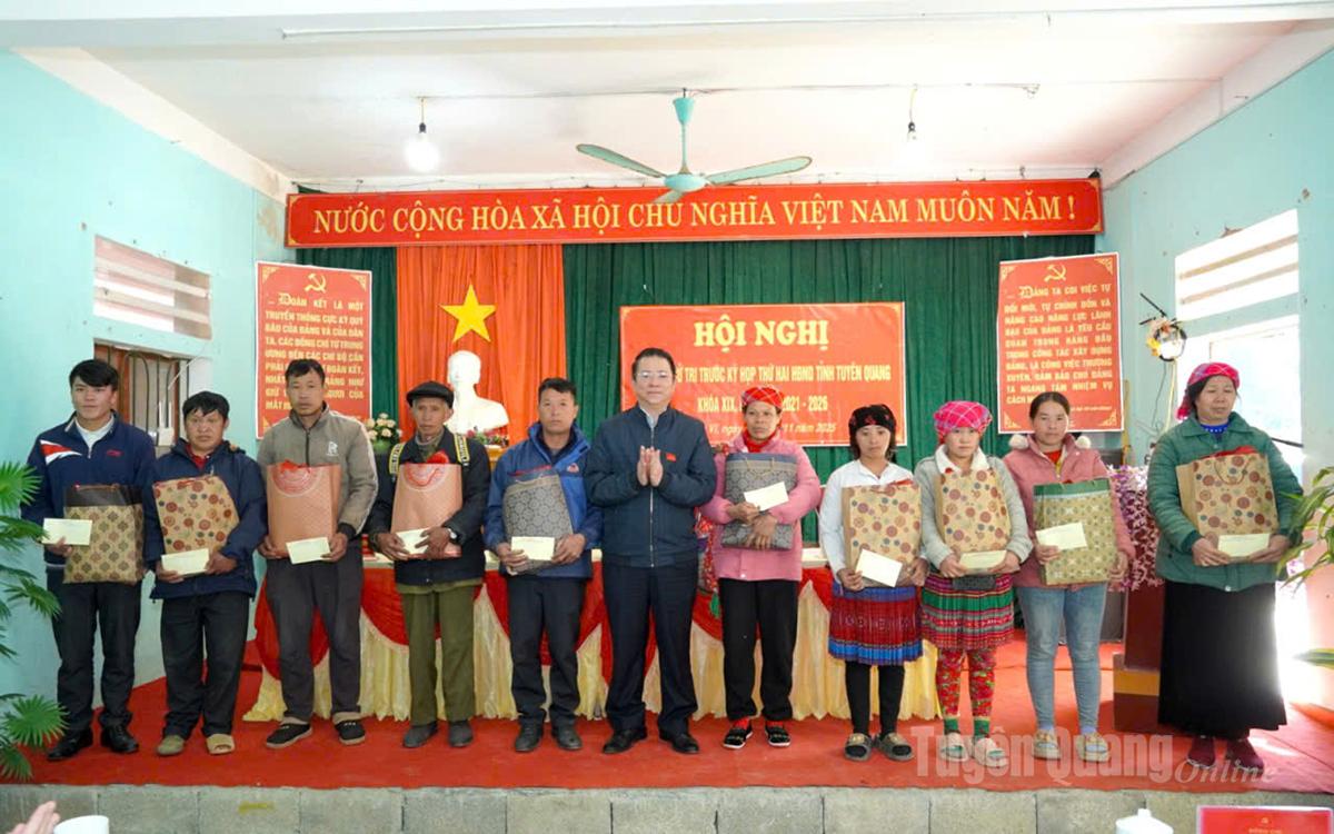 Tổ đại biểu số 7 HĐND tỉnh tiếp xúc cử tri tại xã Sơn Vĩ