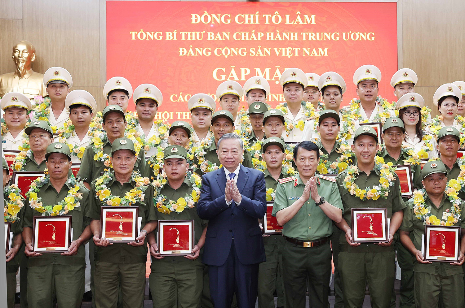 80 năm - vinh quang Công an nhân dân Việt Nam